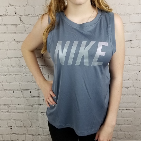 Nike|NWT Run Gray Holographic Logo Mesh Back Tank - Picture 2 of 8